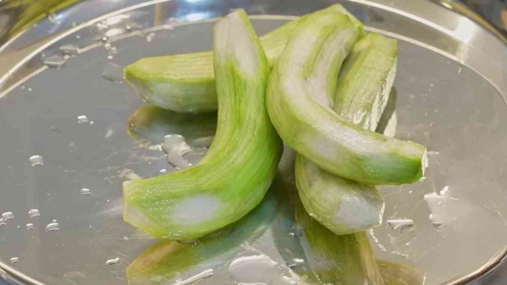 Step 1 - Take 4 raw bananas and peel them