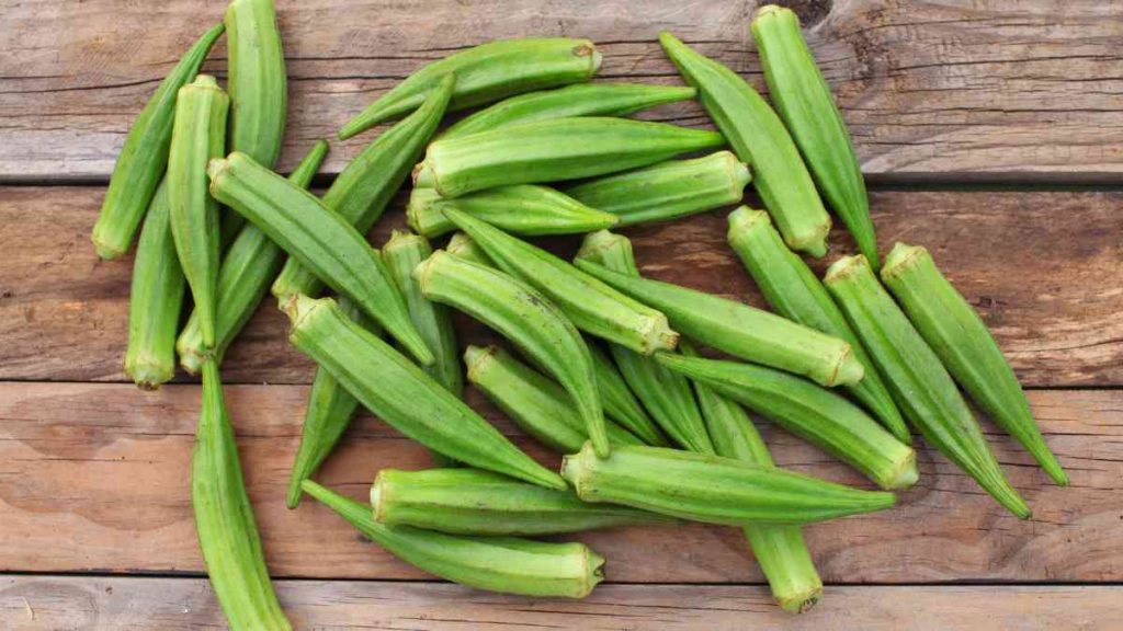 Step 1 Wash and dry okra