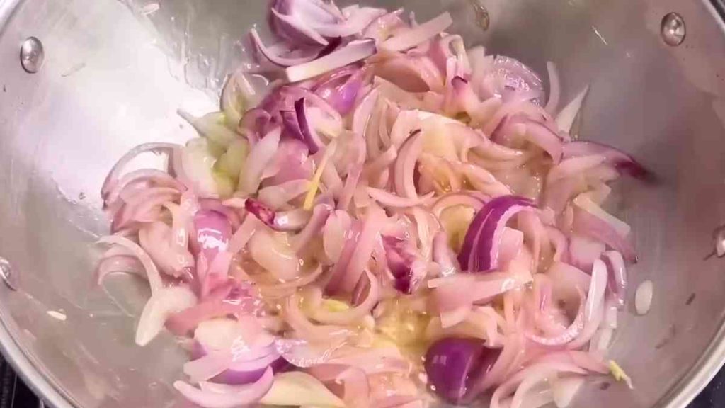 Step 4 Fry Onions in a Pan image 3